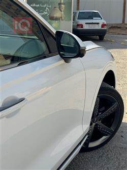 جێنسس GV70